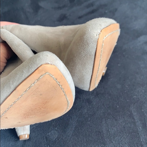 Vince Camuto suede ankle boots. 8.5 - Picture 9 of 9